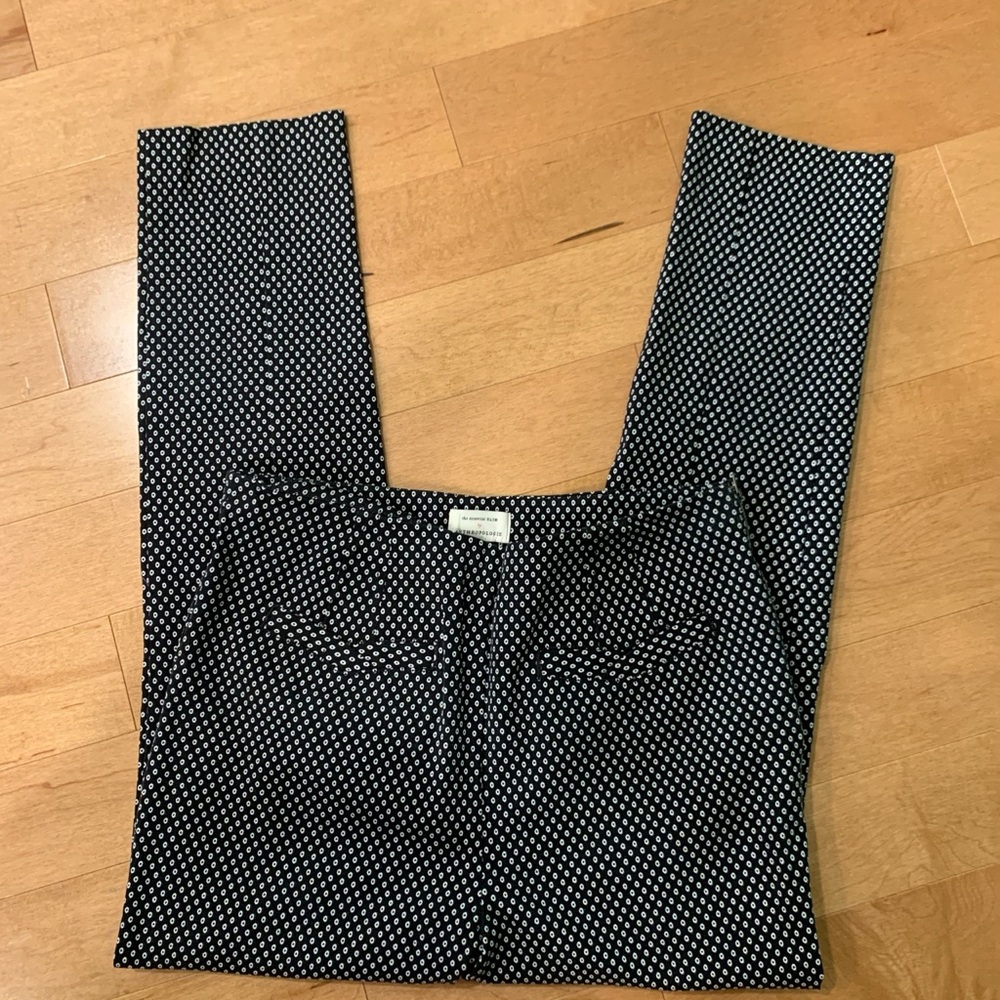 Anthropologie slim straight leg side zip pants. Front pockets. Slimming pattern